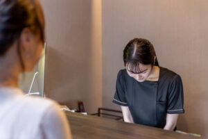 スタッフの接遇教育ポイントは?まず方針を決めよう!